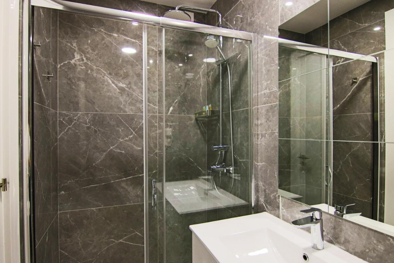Phaedrus Living: Luxury Suite Nicosia 508 Екстериор снимка